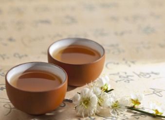 茶八度欧包与茶产品 融合健康与美学的店铺体验