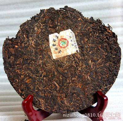 90年代中茶铁饼绿印357克生饼 品味陈年普洱的醇香岁月